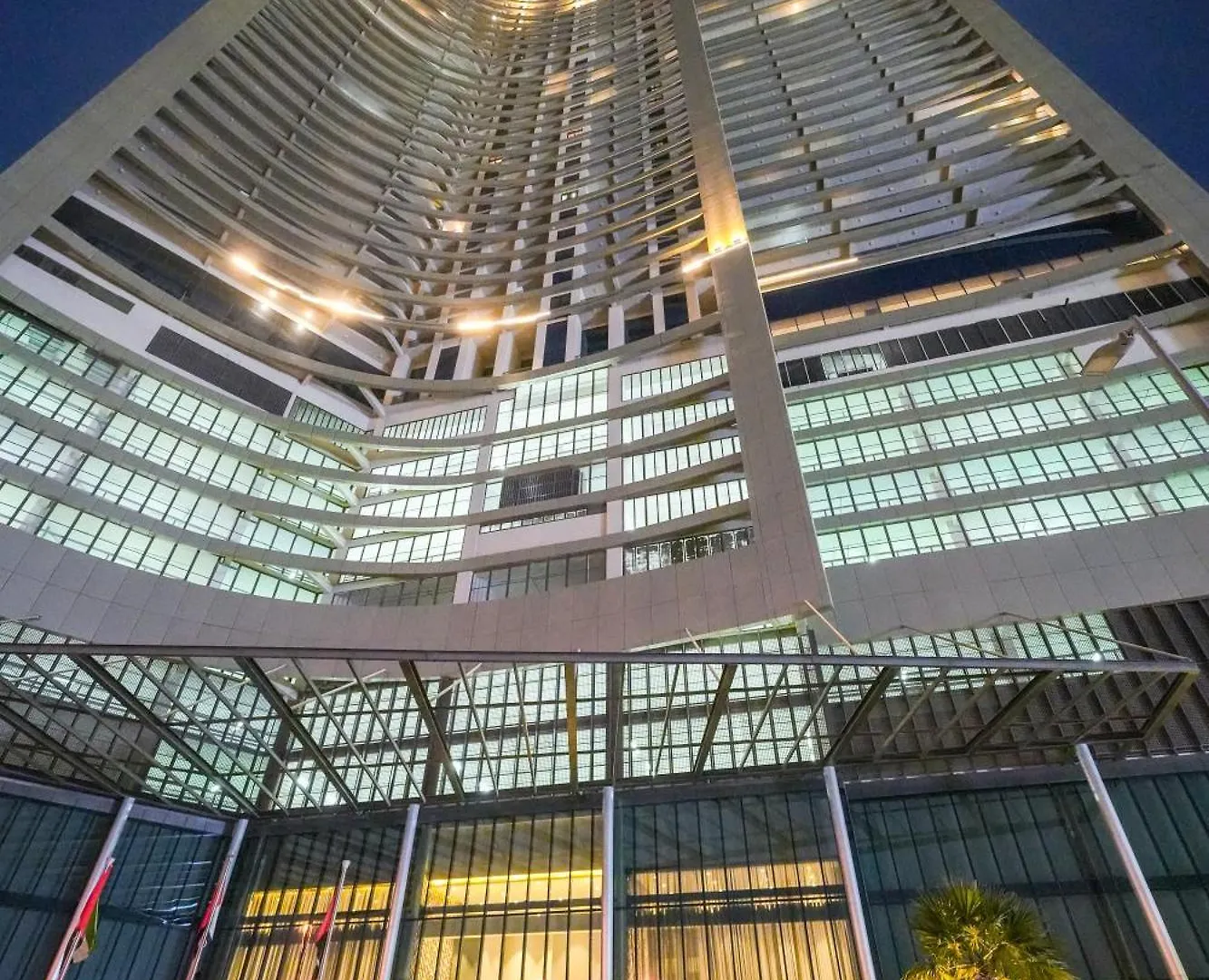 Urbanhomes - Luxury And Cozy 3Bdr Apartment In Business Bay Canal View Dubai