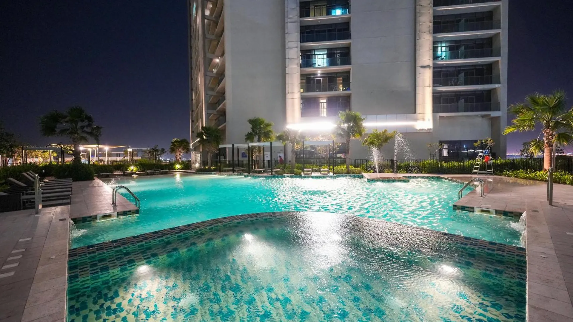 Urbanhomes - Luxury And Cozy 3Bdr Apartment In Business Bay Canal View Dubai