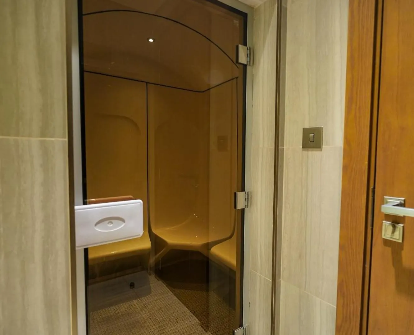 Urbanhomes - Luxury And Cozy 3Bdr Apartment In Business Bay Canal View Dubai