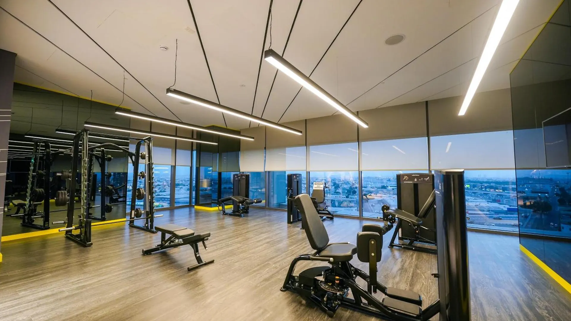 Urbanhomes - Luxury And Cozy 3Bdr Apartment In Business Bay Canal View Dubai