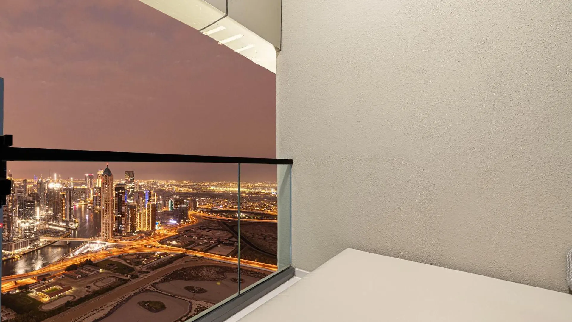 Urbanhomes - Luxury And Cozy 3Bdr Apartment In Business Bay Canal View Dubai 0*,  United Arab Emirates