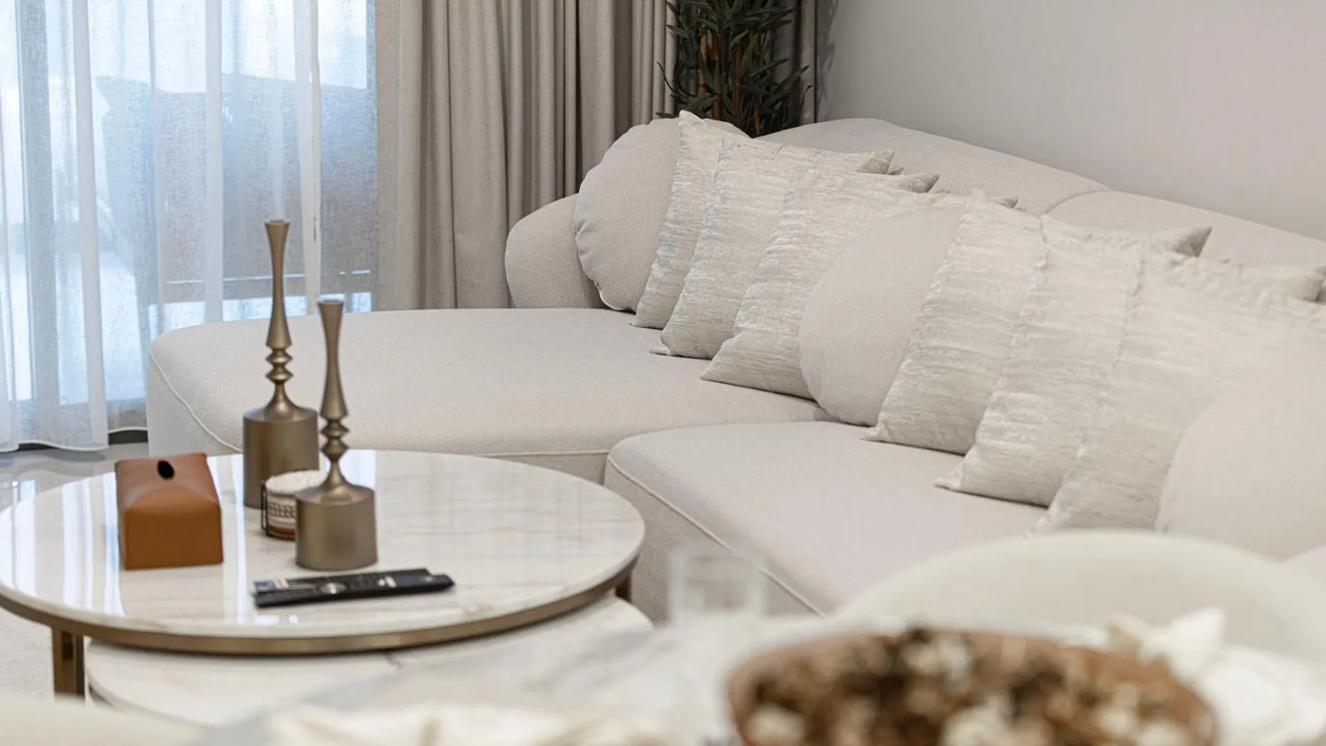 Urbanhomes - Luxury And Cozy 3Bdr Apartment In Business Bay Canal View Dubai United Arab Emirates