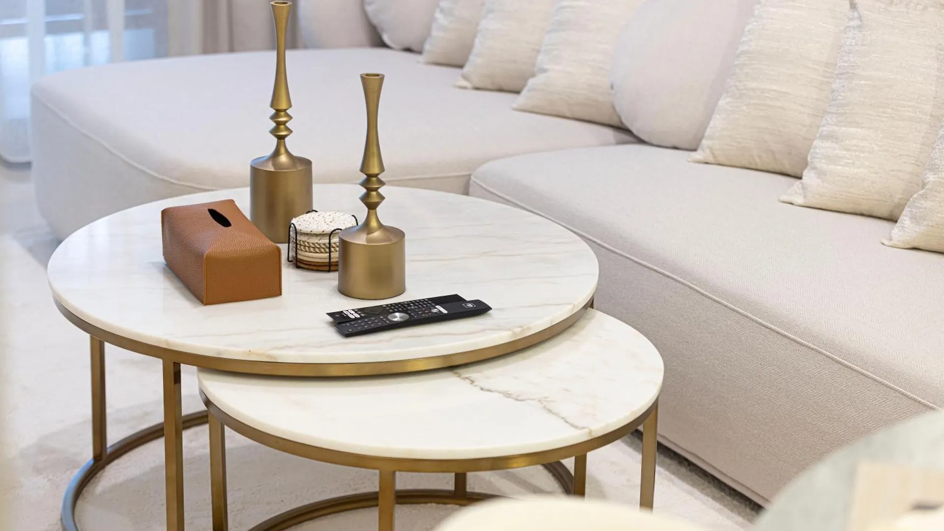 Urbanhomes - Luxury And Cozy 3Bdr Apartment In Business Bay Canal View Dubai