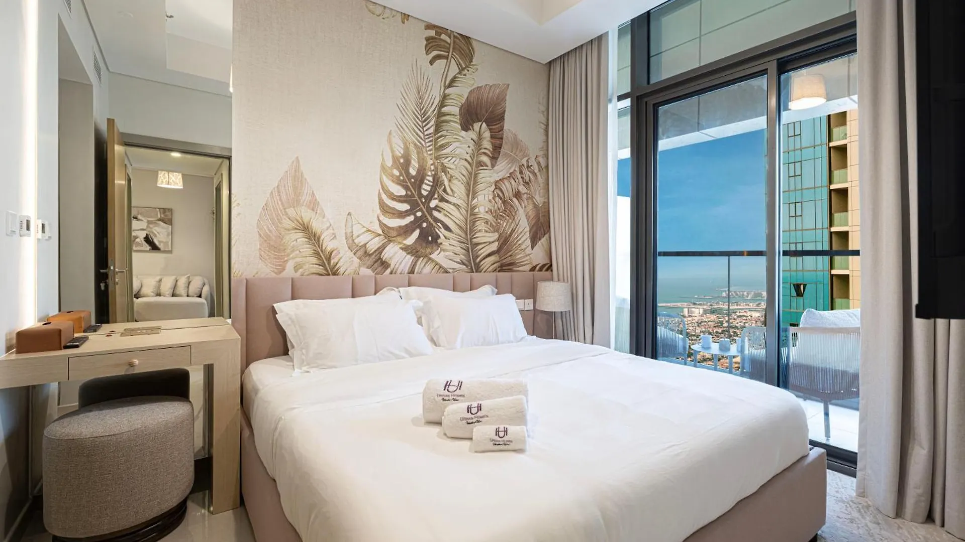 Urbanhomes - Luxury And Cozy 3Bdr Apartment In Business Bay Canal View Dubai United Arab Emirates