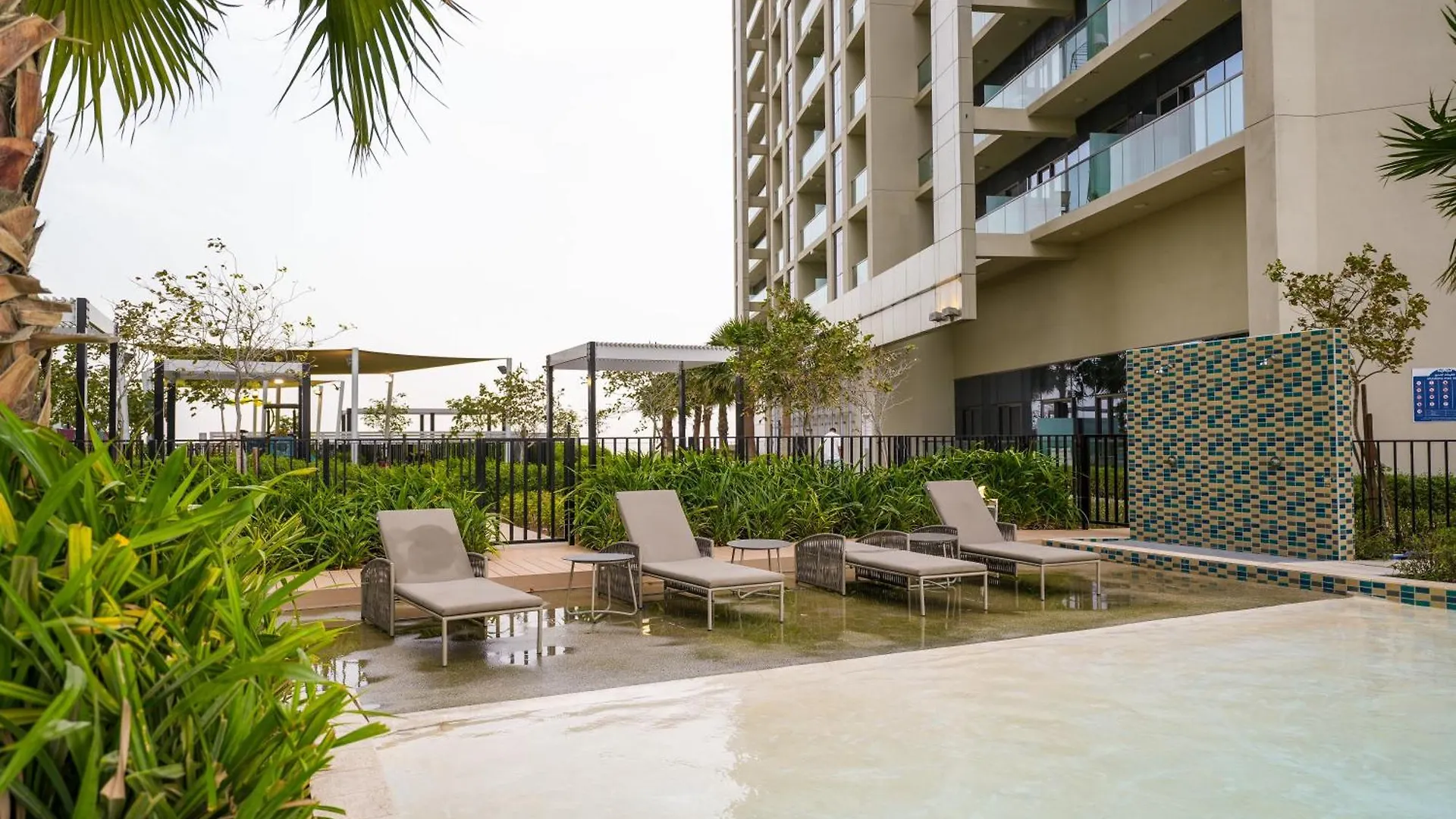 Urbanhomes - Luxury And Cozy 3Bdr Apartment In Business Bay Canal View Dubai