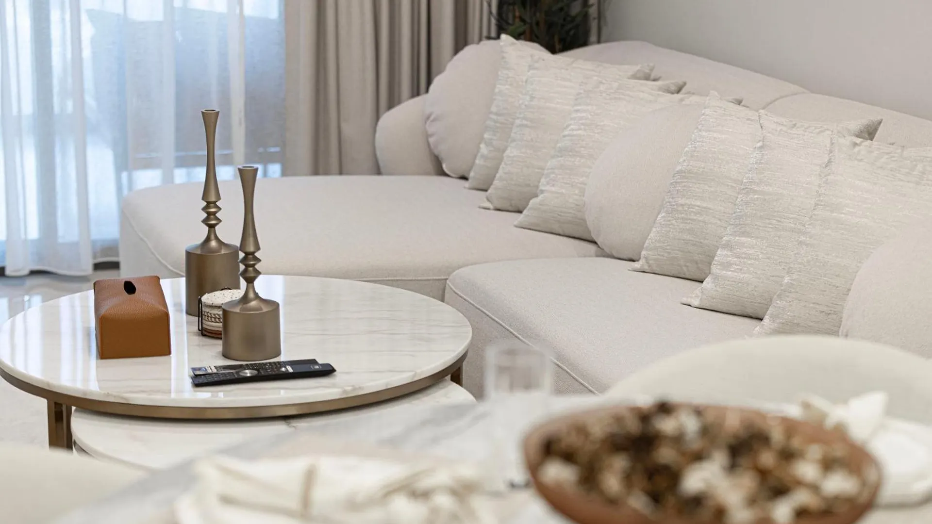 Urbanhomes - Luxury And Cozy 3Bdr Apartment In Business Bay Canal View Dubai