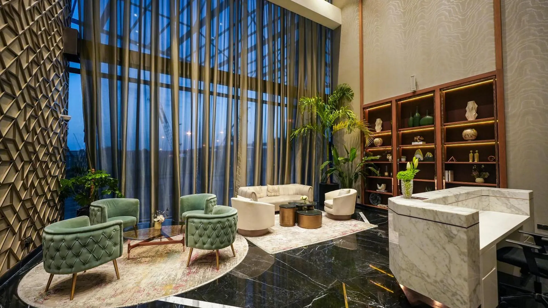 Urbanhomes - Luxury And Cozy 3Bdr Apartment In Business Bay Canal View Dubai