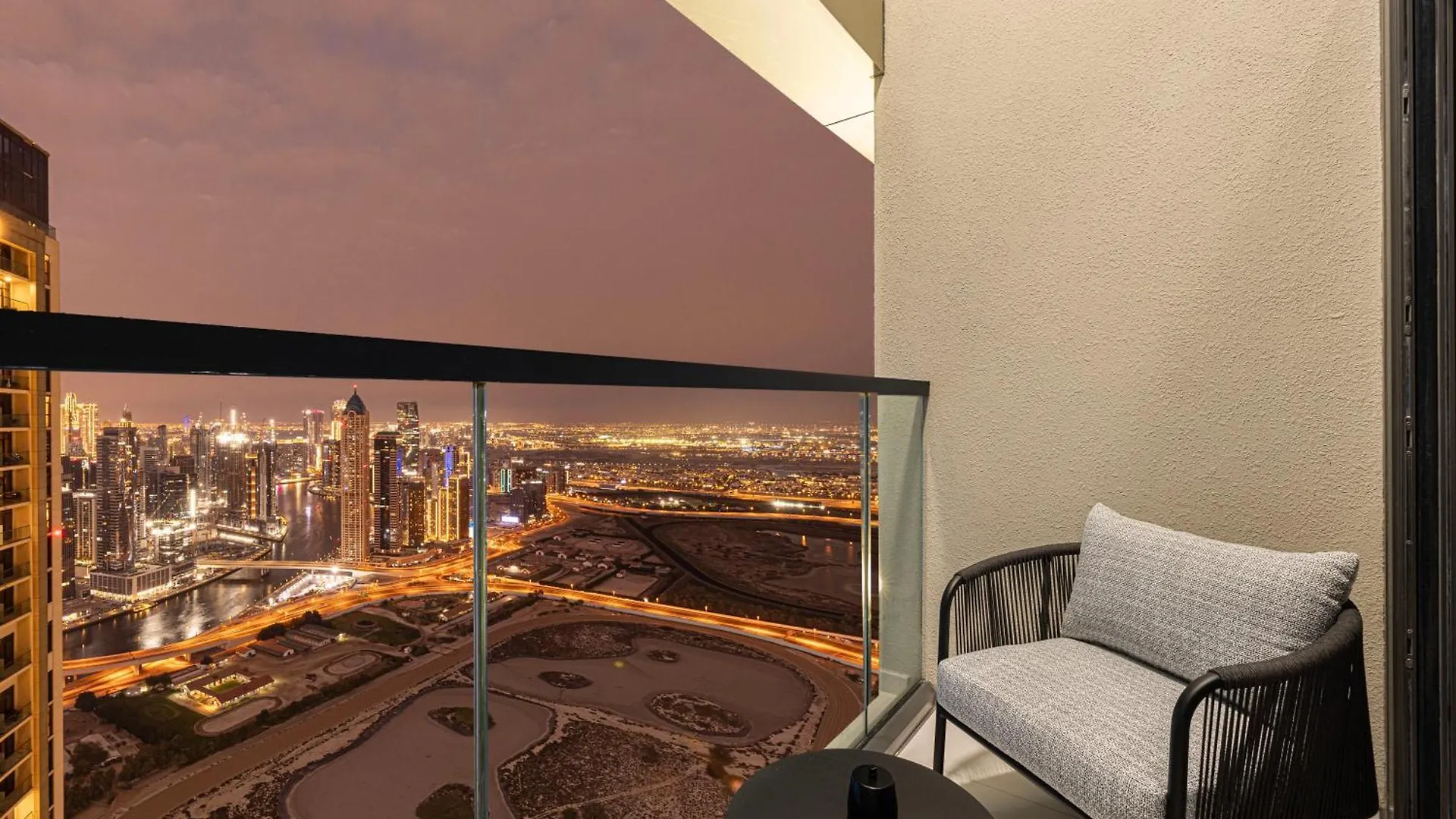 Urbanhomes - Luxury And Cozy 3Bdr Apartment In Business Bay Canal View Dubai Verenigde Arabische Emiraten